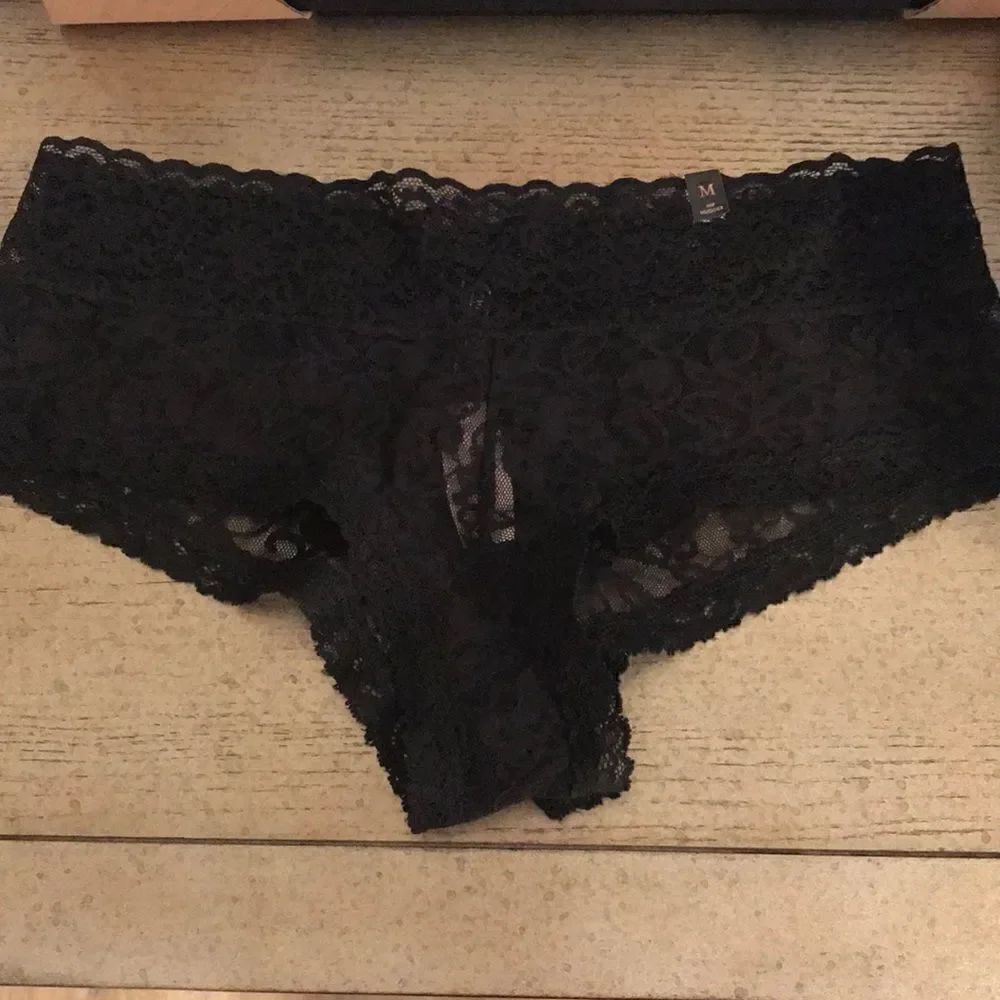🎉1 hr sale 🎉Victoria Secret Hip Hugger lace und.